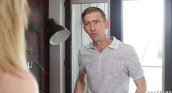 Yengem kahvaltıya çağırıyor ama koca göğüslerini yedirmeye başlıyor